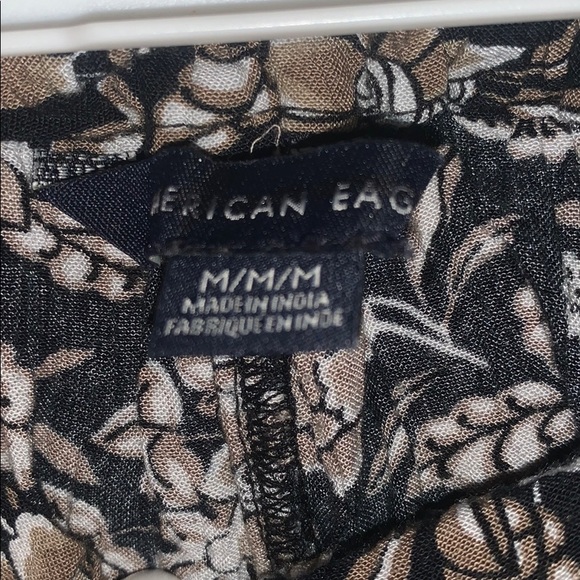 American Eagle flowy flower pants - Picture 4 of 4